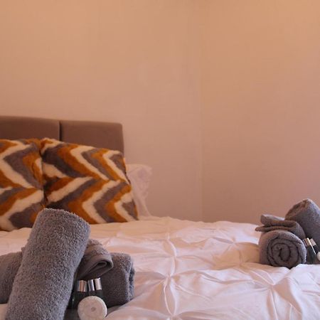 Beautiful, Spacious, Old Trafford Home 맨체스터 외부 사진