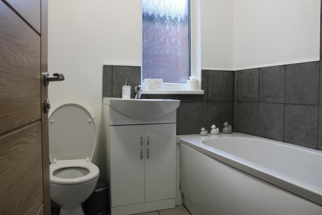 Beautiful, Spacious, Old Trafford Home 맨체스터 외부 사진