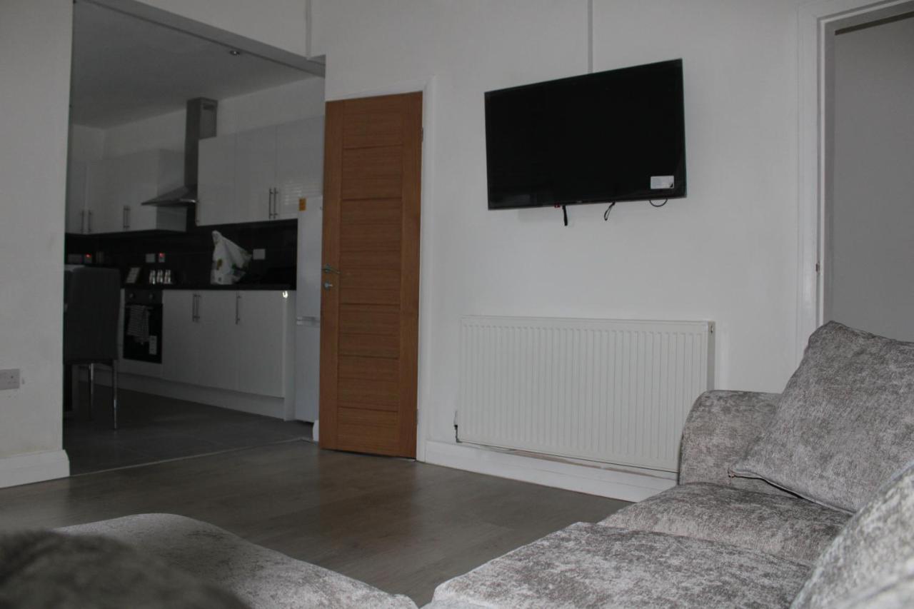 Beautiful, Spacious, Old Trafford Home 맨체스터 외부 사진