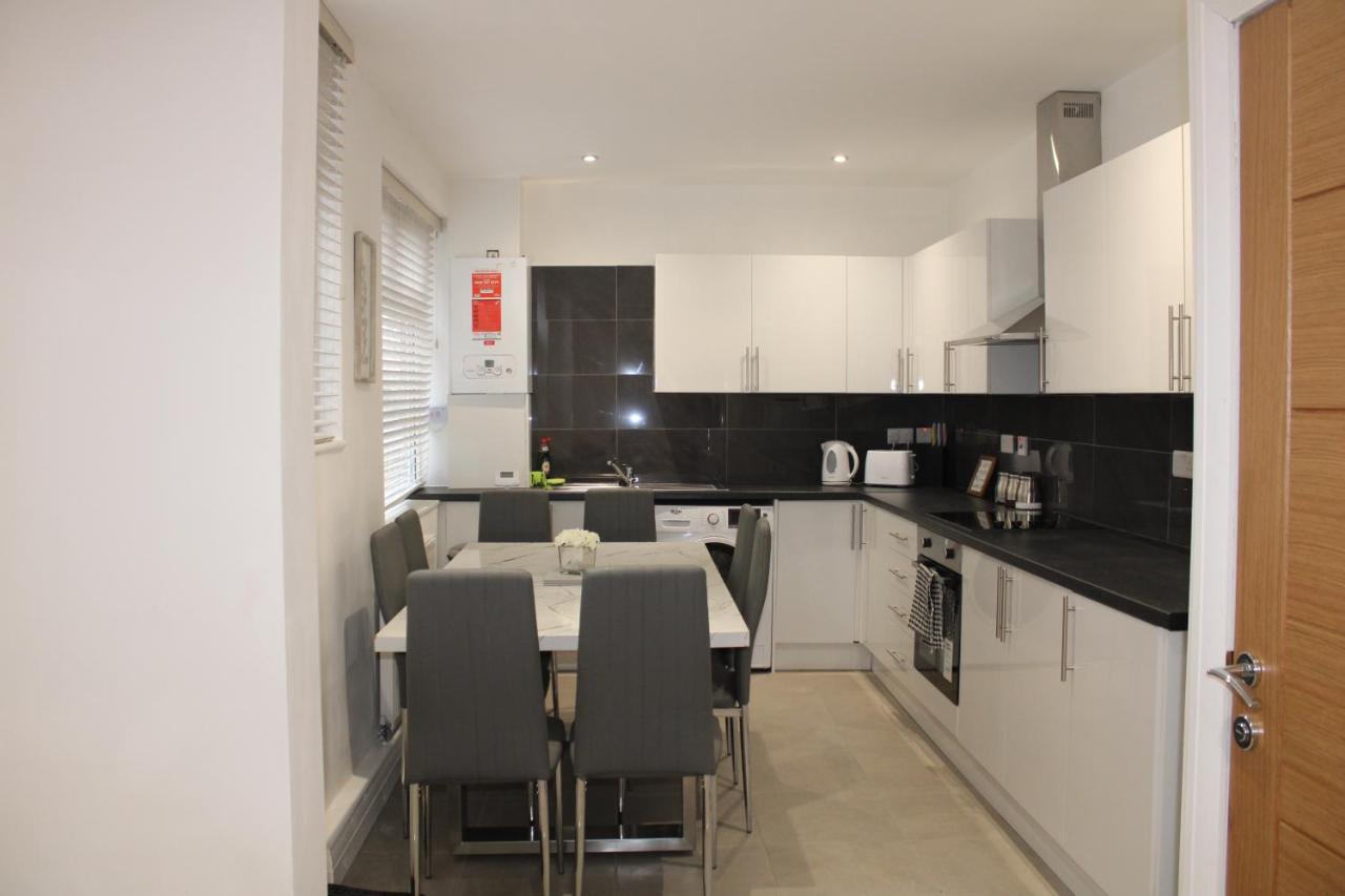 Beautiful, Spacious, Old Trafford Home 맨체스터 외부 사진