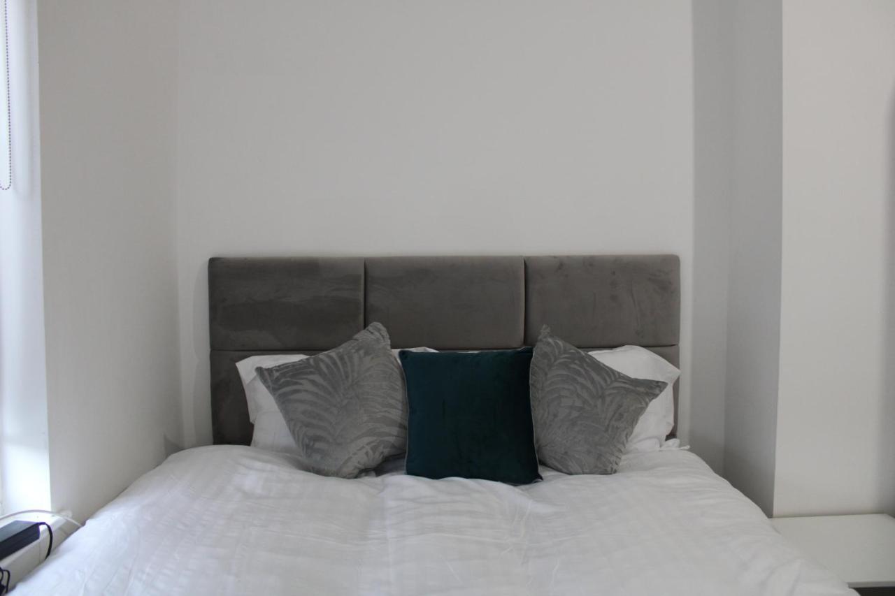 Beautiful, Spacious, Old Trafford Home 맨체스터 외부 사진