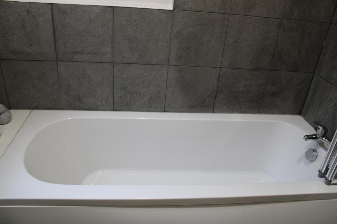 Beautiful, Spacious, Old Trafford Home 맨체스터 외부 사진