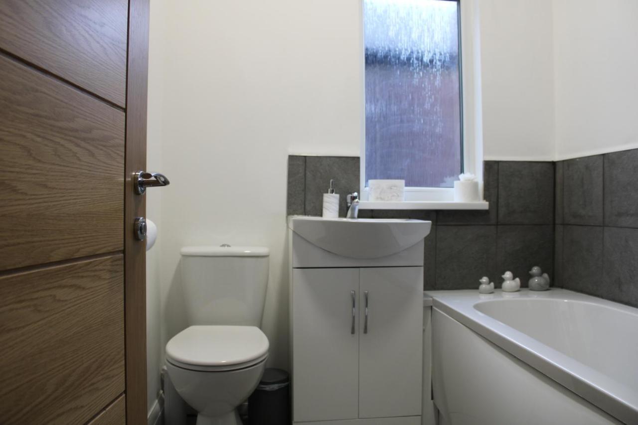 Beautiful, Spacious, Old Trafford Home 맨체스터 외부 사진