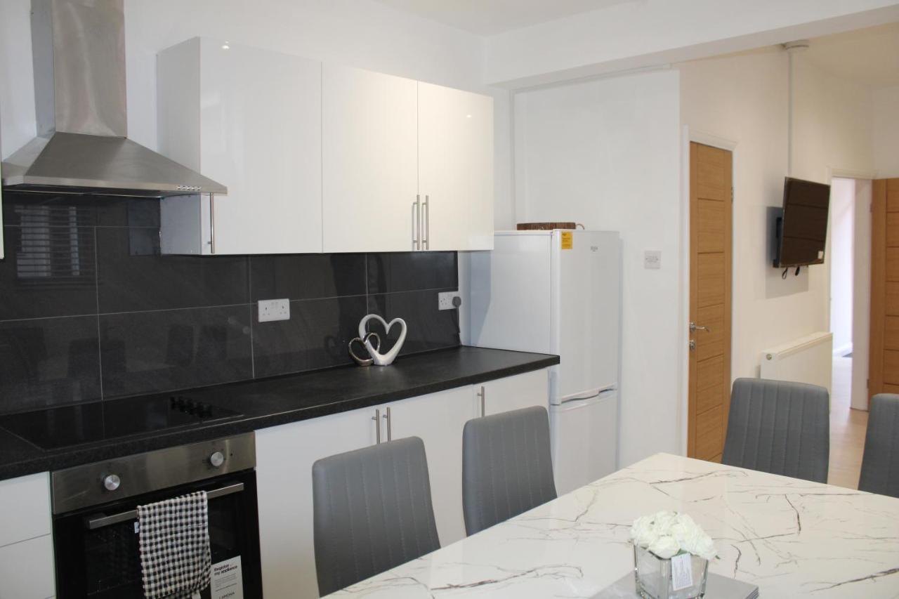 Beautiful, Spacious, Old Trafford Home 맨체스터 외부 사진